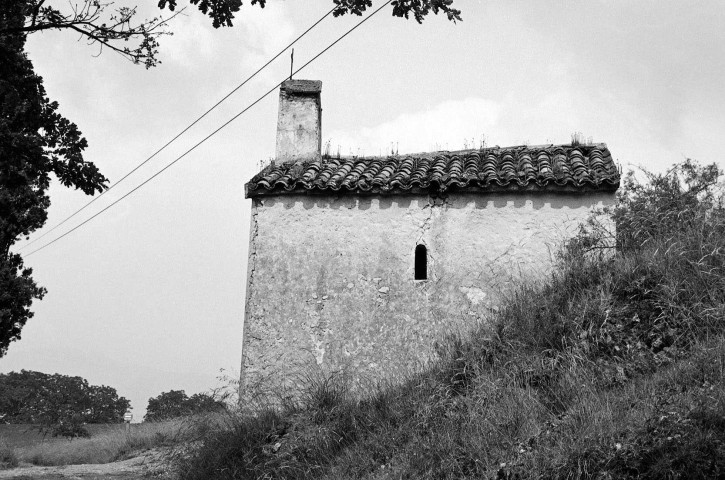 Piégros-la-Clastre.- La façade sud de l'Église Notre-Dame-de-l'Assomption.