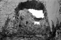 Montbrun-les-Bains.- Intérieur de l'aile sud-est du château, avant les travaux de consolidation.