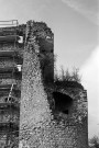 Montbrun-les-Bains.- Travaux de consolidation de la tour nord du château.