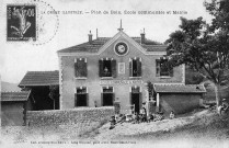 Plan-de-Baix. - La mairie et l'école.