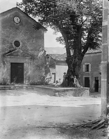 Saint-Martin-en-Vercors.- L'actuelle place des Tilleuls.