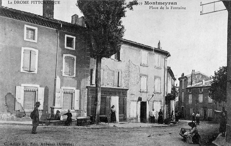 La place de la Fontaine.