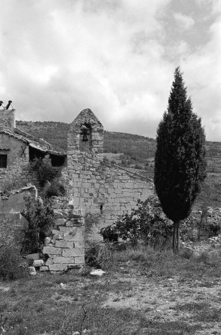 Saint-May. - La façade occidentale de la chapelle du prieuré de Bodon.