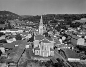 Lens-Lestang. - Vue aérienne du village et de l'église Saint-Jean-Baptiste