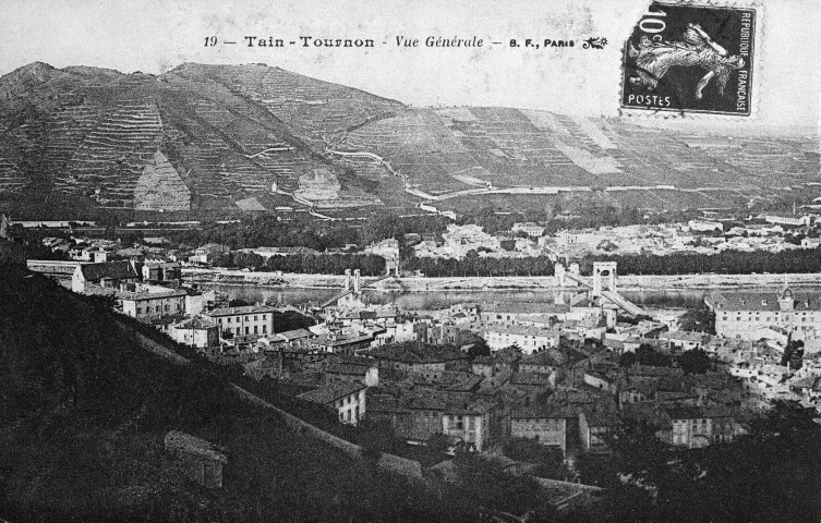 Vue générale de Tain-l'Hermitage et de Tournon (Ardèche).