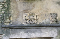 Die.- Détails de façade du château Saint-Laurent.