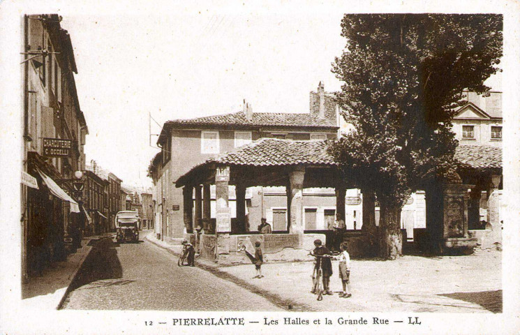 La halle sur l'actuelle place Xavier Taillade.