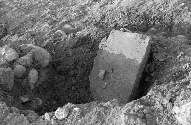 Valence.- Fouilles faites par le Club Archéologique Crouzet de février à mai 1977 sur le chantier du parking souterrain Belle Image.