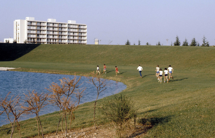 Valence.- Le plan d'eau de Valence-le-Haut.