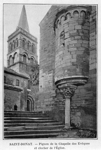 Saint-Donat-sur-l'Herbasse.- Le clocher de l'église du XIe siècle et le pignon de la chapelle des Évêques.