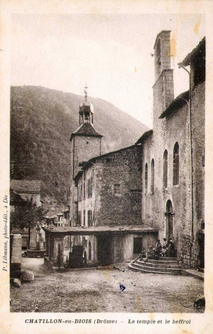 Le temple et le beffroi.