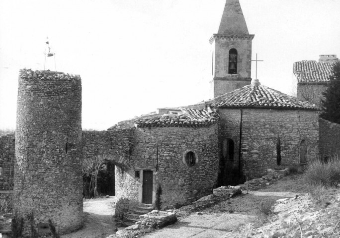 L'église Saint-Marcel et Saint-Menne.