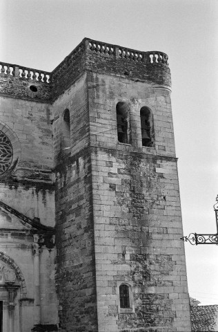 Grignan. - Tour sud de la collégiale Saint-Sauveur.