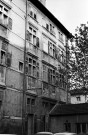 Valence. - La façade sud de l'ancienne abbaye de Vernaison, devenue annexe du Palais de Justice.