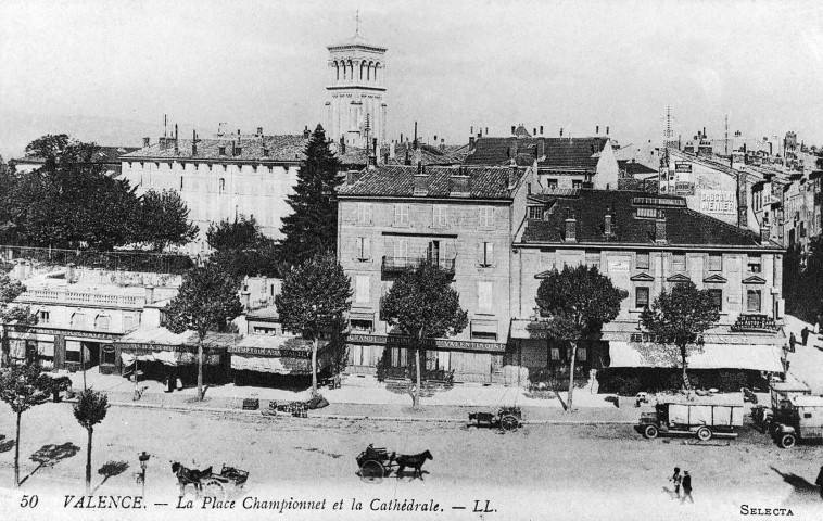 Valence.- L'avenue Gambetta.