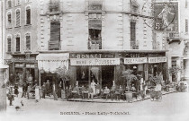 Romans-sur-Isère.- La terrasse du café Bonnet place Lally-Tollendal.