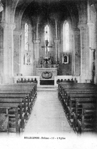 La nef de l'église Saint-Laurent.