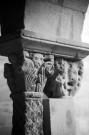 Saint-Donat-sur-l'Herbasse. - Chapiteau du cloître de la collégiale.