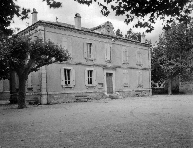 Le Poët-Laval. - La mairie.