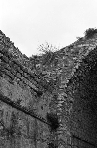 Mirmande.- Accrochement de la voûte de l'église Sainte-Foy.