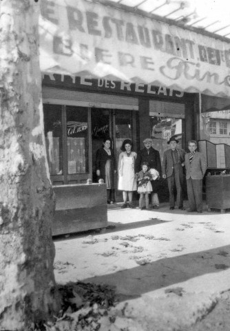 Café restaurant la Taverne des Relais.