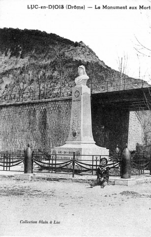 Le monument aux Morts.