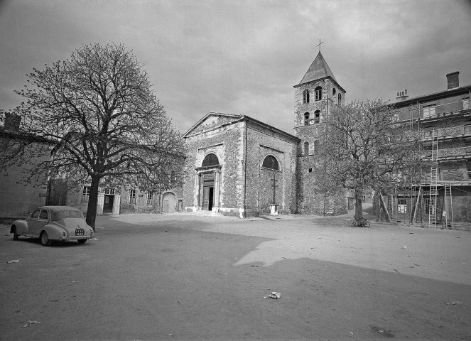 Saint-Vallier-sur-Rhône.- L'église Saint-Vallier.