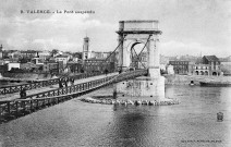 Le pont suspendu sur le Rhône (1830-1907).