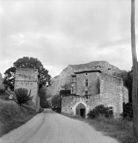 Saoû. - Le château de Lastic.