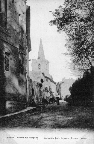 Grâne.- Le clocher vu de la rue du Fossé.