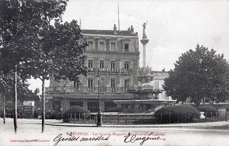 La fontaine monumentale et les Nouvelles Galeries.