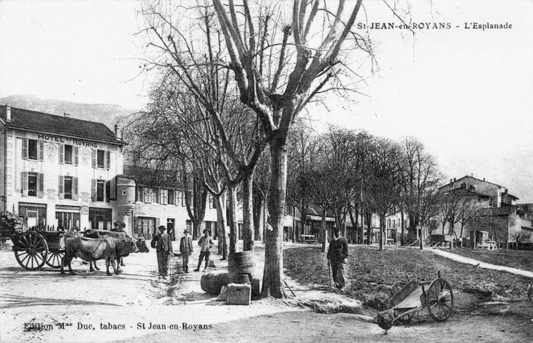 Place du Champ de Mars.