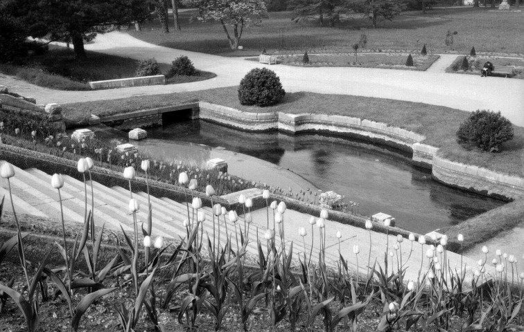 Valence.- Les escaliers du parc Jouvet.