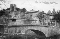 Vue du village et du pont sur le ruisseau la Grenette.