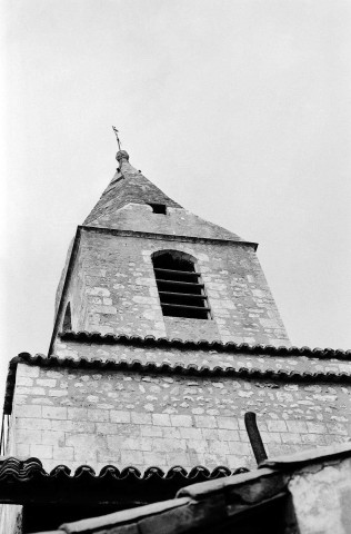 Donzère. - La face sud du clocher de l'église Saint-Philibert.