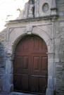 Bouchet.- Le portail de l'église.