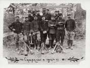 Un groupe de soldats "Campagne 1914-15".