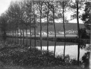 Blaisy-Haut (Côte-d'Or). - Vue générale depuis le canal de Bourgogne.