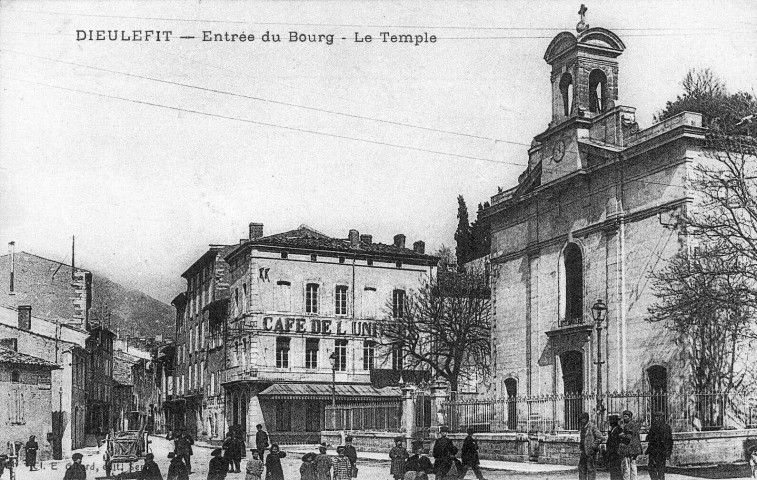 Le temple, place Chateauras.