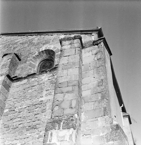 Chantemerle-les-Blés. - Détail de la façade de l'église Notre-Dame.