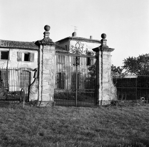 Étoile-sur-Rhône.- La maison Laurencin quartier Champfort.
