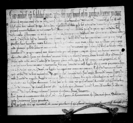 Donation par Almonde, dame de Châteaudouble.