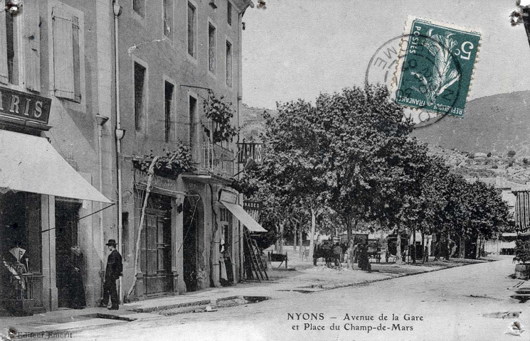 Les actuelles avenue de Venterol et place de la Libération.