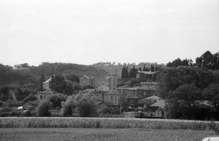 Charmes-sur-l'Herbasse. - Vue générale du village.