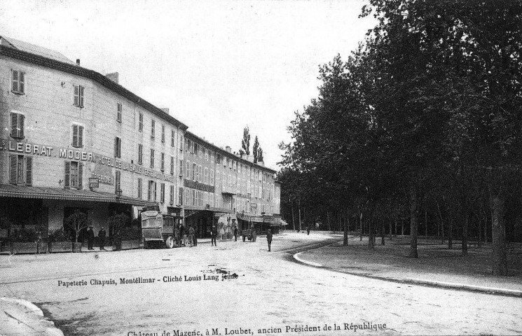 La Bégude-de-Mazenc. - Départ de l'autobus pour Montélimar.