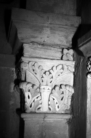 Valence.- Chapiteau du transept nord de la cathédrale Saint-Apollinaire.