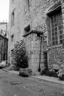 Buis-les-Baronnies. - La fontaine près de l'ancien couvent.