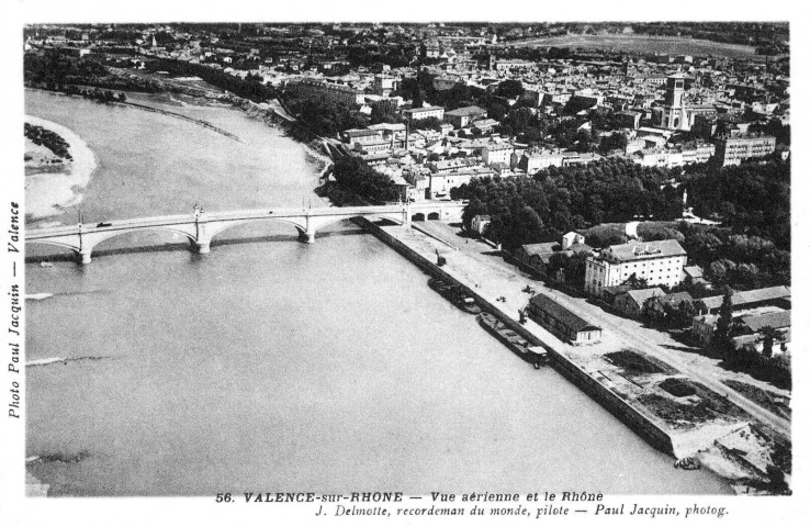 Vue aérienne de la ville.