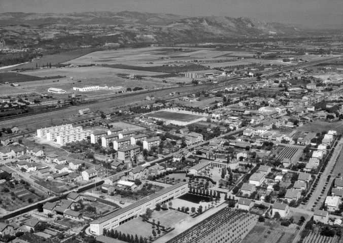 Portes-lès-Valence.- Vue aérienne d'une partie de la ville.