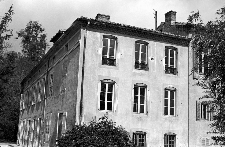 Allex. - L'angle sud-est du château de l'Isle.